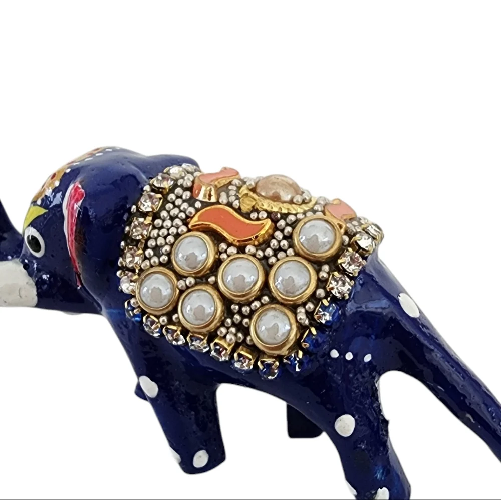 Standing Mini Elephant: strength, stability, grounding - hand painted figure - Picture 10 of 16
